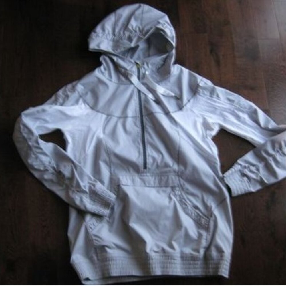 RARE Lululemon Run Leader Of The Track 1/2 Zip Pullover Jacket White/Gray Size 6